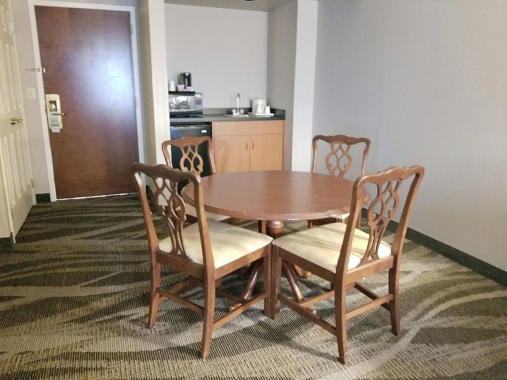 Wingate By Wyndham Raleigh Durham / Airport Hotel Buitenkant foto
